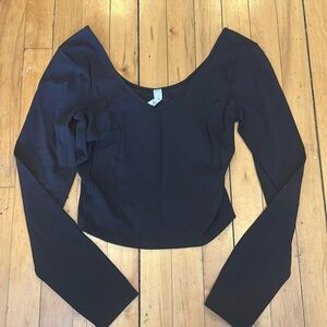 Lululemon black crop top